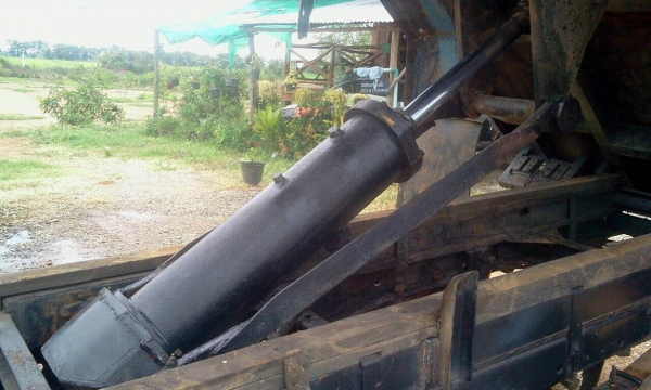 ขายรถหกล้อดั้ม ขายรถหกล้อดั้ม