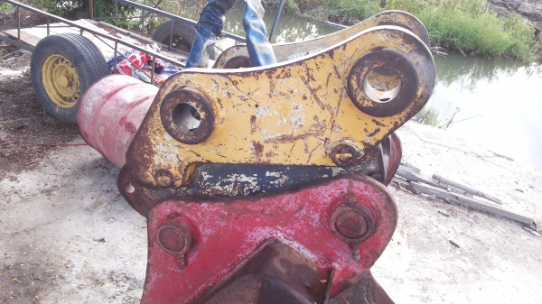 ขายด่วนบู้งกิ้รถแม็คโคร120พร้อมตัวงับใส่ได้กับรถแม็คโครทูกรุ่นทูกยี้ห่อของนอก ขายด่วนบู้งกิ้รถแม็คโคร120พร้อมตัวงับใส่ได้กับรถแม็คโครทูกรุ่นทูกยี้ห่อของนอก