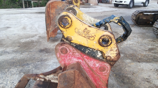 ขายด่วนบู้งกิ้รถแม็คโคร120พร้อมตัวงับใส่ได้กับรถแม็คโครทูกรุ่นทูกยี้ห่อของนอก ขายด่วนบู้งกิ้รถแม็คโคร120พร้อมตัวงับใส่ได้กับรถแม็คโครทูกรุ่นทูกยี้ห่อของนอก