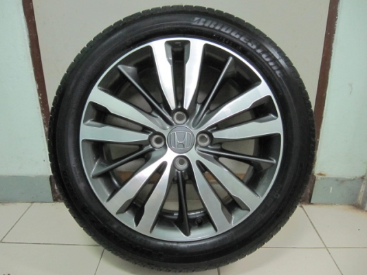 ขายล้อแม็กป้ายแดง HONDA JAZZ ตัว TOP พร้อมยางขอบ 16 วิ่งแค่พันโล