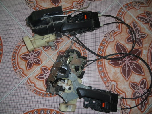 ขายมือเปิดประตูด้านในดีแม็กปี02-2011