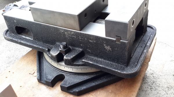 ขายปากกามิลลิ่ง  6 นิ้ว ปรับองศา สภาพใหม่