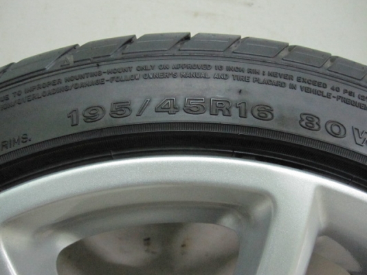 ขายล้อแม็กพร้อมยาง Mazda2 ตัวท๊อปขอบ 16 สภาพสวยๆ ดอกยางหนาๆ