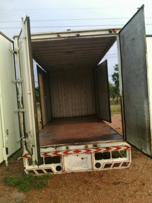 ขายตู้แห้ง 10  บาน