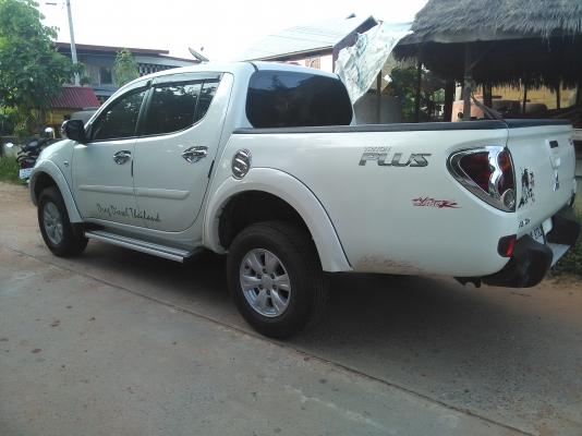 อาเสี่ยรถแม็คโฮรับไปใช้งานต่อแล้วครับ กระบะคุณภาพดีครับ รถปี2013ครับขายดาวน์ครับต่อรองได้อีกนิดครับ