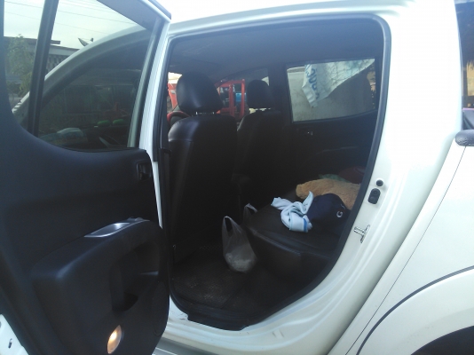 อาเสี่ยรถแม็คโฮรับไปใช้งานต่อแล้วครับ กระบะคุณภาพดีครับ รถปี2013ครับขายดาวน์ครับต่อรองได้อีกนิดครับ