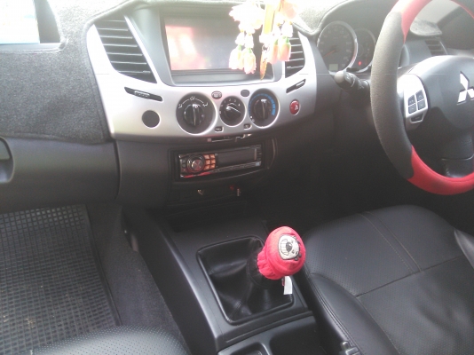 อาเสี่ยรถแม็คโฮรับไปใช้งานต่อแล้วครับ กระบะคุณภาพดีครับ รถปี2013ครับขายดาวน์ครับต่อรองได้อีกนิดครับ