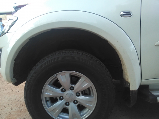 อาเสี่ยรถแม็คโฮรับไปใช้งานต่อแล้วครับ กระบะคุณภาพดีครับ รถปี2013ครับขายดาวน์ครับต่อรองได้อีกนิดครับ