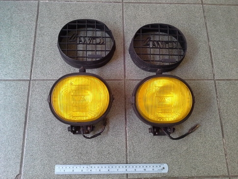 สปอร์ตไลท์ 8นิ้ว โคมสีเหลือง มีหน้ากาก Japan. แท้ๆ 1คู่