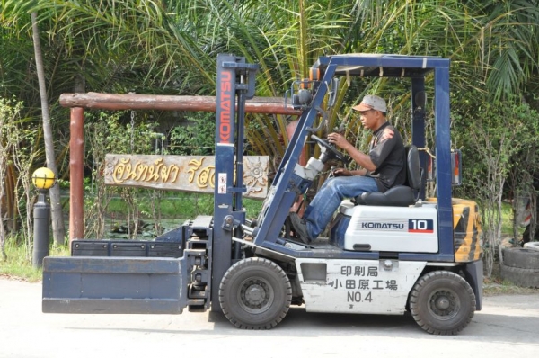 ขายFORKLIFT KOMATSU Fg10-15(1ตัน)งาหนีบ สวยเดิมจากญี่ปุ่น ยังไม่เคยใช้ในไทย 125,000เท่านั้น!!