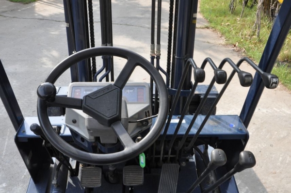 ขายFORKLIFT KOMATSU Fg10-15(1ตัน)งาหนีบ สวยเดิมจากญี่ปุ่น ยังไม่เคยใช้ในไทย 125,000เท่านั้น!!