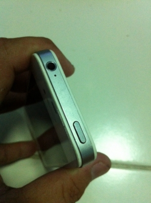 IPHONE 4S สีขาว 16GB เครื่องศูนย์ไทย ติด Icould สภาพสวย มือ2 ไม่ให้อุปกรณ์ ให้แต่ตัวเครื่อง IPHONE 4S สีขาว 16GB เครื่องศูนย์ไทย ติด Icould สภาพสวย มือ2 ไม่ให้อุปกรณ์ ให้แต่ตัวเครื่อง