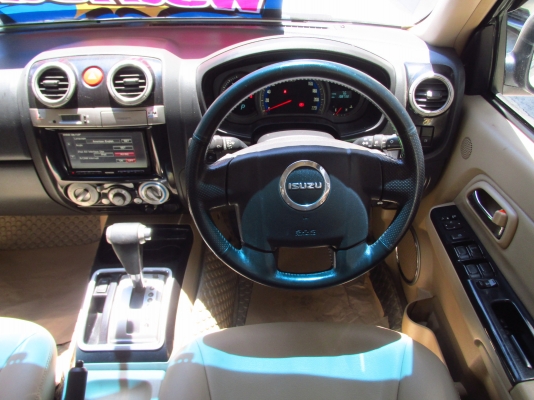 MU7 ปี2010 เครื่องดีเซล รถสวยมาก เจ้าของดูแลมาดี สนใจติตด่อ 080-604-8422 ปุ้ย