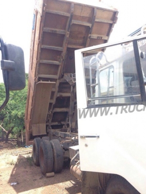 รถบรรทุก 10 ล้อ MITSUBISHI FN527 220 แรงม้า ปีจดทะเบียน 2546 รถบรรทุก 10 ล้อ MITSUBISHI FN527 220 แรงม้า ปีจดทะเบียน 2546