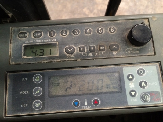 SK135SR-1ES-YY04-09399-YR2007 ใบแทร็ค 70 สวยและขายถูกครับ