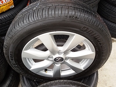 ขายล้อแม็กNISSAN ALMERA VL(รุ่นTOP) ยางปี14  4 ล้อ