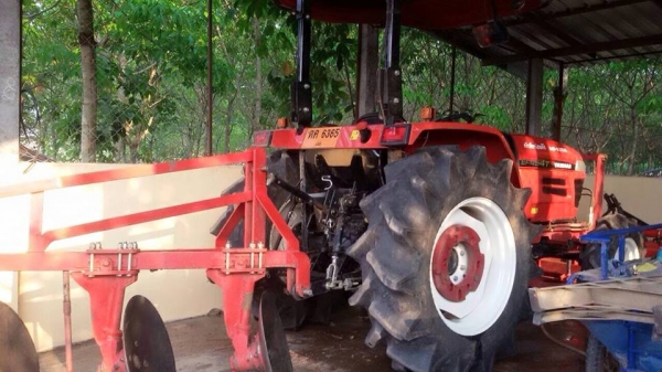 นางฟ้ามาแล้วจ้าๆๆๆ ยันร์ม่า EF494T 4 WD สภาพใกล้เคืองรถใหม่ป้ายแดง ทำงาน 120 ชั่วโมง