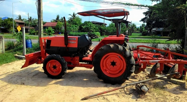 ราคานี้ขายพรุ้งนี้วันเดียวครับราคาสุดแล้วไม่่ลดแล้วครับ มาอีกแล้วครับ4508DIspecialสภาพสวยพร้อมใช้เครื่องและเกียรดีมากไม่มีหอนรถใช้แค่1800ชมได้ผานสี่ตราช้างราคานี้ถูกครับมากสุดคุ้มครับ0828472388ติดต่อสอบถามได้ทุกเวลาท่านที่ต้องการกู้ ธกส.สามารถมาเอาเล่มไปใ