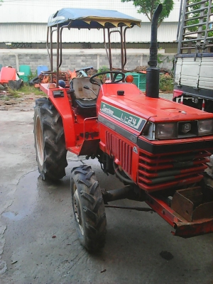 ขายรถไถKUBOTA L1-24 4WD  พร้อมใช้ สีเดิมๆ แรงๆ