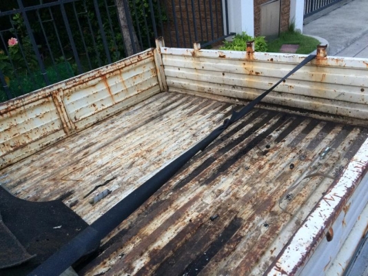 ขายกะบะลอย เปิด3ด้าน กว้าง1.64เมตร ยาว 2.45 เมตร เก่าญี่ปุ่น มีคราบสนิม แต่ไม่ผุนะครับ ทำสีใหม่ใช้งานได้อีกนานครับ  สนใจดูของพระราม2