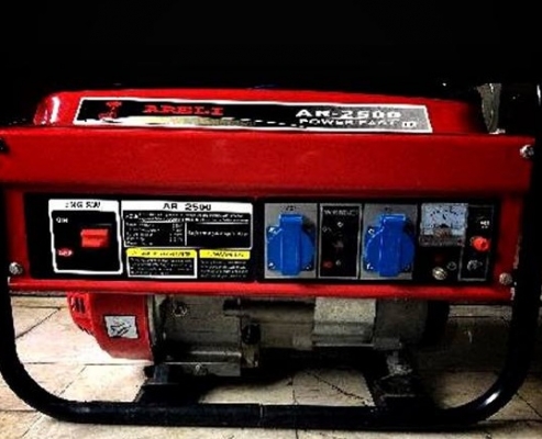 ขายเครื่องปั่นไฟเบนซิล 2500 วัตถ์ ของใหม่เก่าเก็บ