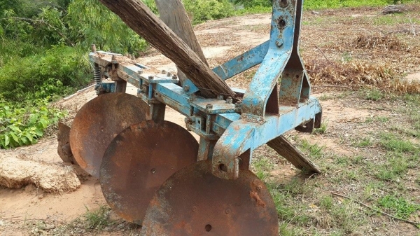 ขายรถแทรคเตอร์ FORD6600 T6ช่วงล่างดี พ.เพาเวอร์ อุปกรณ์ครบ ผาน3 ผาน7 สภาพพร้อมลงงาน เครื่องดี