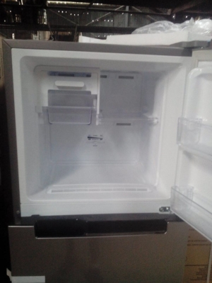 ขายตู้เย็น 8 คิว ของใหม่ ราคาใหม่เเพง ครับ