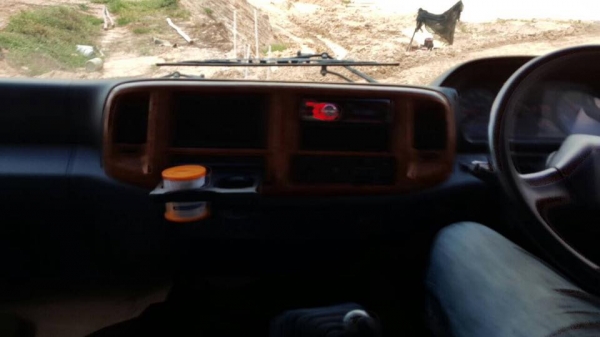 ขายรถสิบล้อหัวลาก HIno MEGa FM 320 ปี49 ดั้มสามมิตร รถสวยพร้อมใช้งาน ราคาต่อรองได้