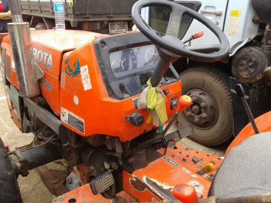 ขายด่วนKUBOTA 35แรงเอกสารเล่มทะเบียนราคาเบาๆโทร0843923995 ขายด่วนKUBOTA 35แรงเอกสารเล่มทะเบียนราคาเบาๆโทร0843923995