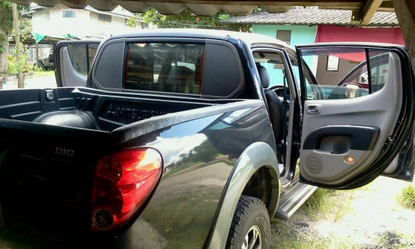 มิตซูบิชิไทรทัน 4 ประตู ไม่เคยทำสีไม่เคยเกิดอุบัติเหตุ มิตซูบิชิไทรทัน 4 ประตู ไม่เคยทำสีไม่เคยเกิดอุบัติเหตุ