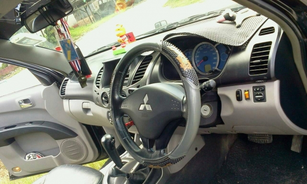 มิตซูบิชิไทรทัน 4 ประตู ไม่เคยทำสีไม่เคยเกิดอุบัติเหตุ มิตซูบิชิไทรทัน 4 ประตู ไม่เคยทำสีไม่เคยเกิดอุบัติเหตุ