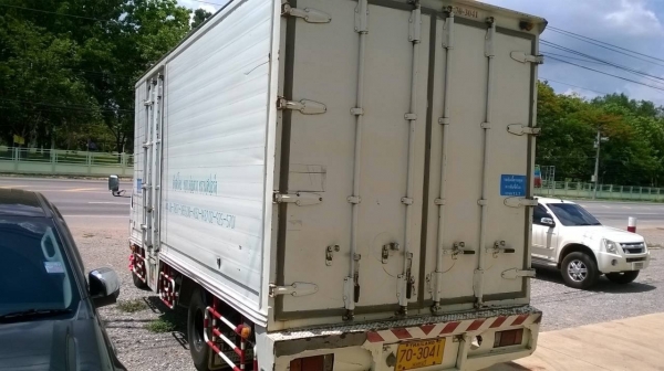 ขาย 6 ล้อ NQR 150 ออกห้างปี 52 ยาว 5.50 เมตร บรรทุกตู้แห้ง 3 บาน เครื่องดี คัสซีสวยตลอดเส้น แอร์เย็น ทะเบียนพร้อมโอน