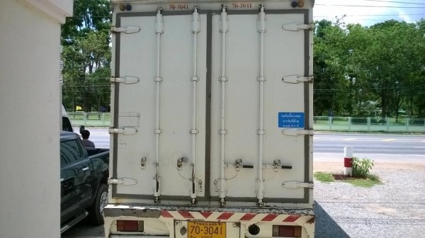 ขาย 6 ล้อ NQR 150 ออกห้างปี 52 ยาว 5.50 เมตร บรรทุกตู้แห้ง 3 บาน เครื่องดี คัสซีสวยตลอดเส้น แอร์เย็น ทะเบียนพร้อมโอน