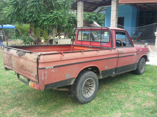 ขาย521สวยๆแห้งๆเดิมๆหายาก เครื่องแน่นเงียบพร้อมซิ่งวิ่ง120สบายๆ เกียร์คอแน่นๆ เกียร์เฟืองดีไม่มีหอน สภาพรถของครบๆสมบูรณ์ ล้อแม็ค+ยางใช้ได้อีกนาน เพลงดังฟังเพราะวิทยุเดิมติดดังฟังได้ แอร์ธรรมชาติ ประตูไม่มีตก กระจกขึ้นลงสะดวก หูช้างปกติ เกย์วัดต่างๆใช้ได้