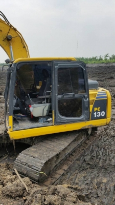 Komatsu pc 130-8.  ใช้งาน. 8000 ชม. สวยกริบ