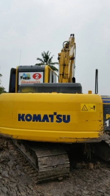 Komatsu pc 130-8.  ใช้งาน. 8000 ชม. สวยกริบ