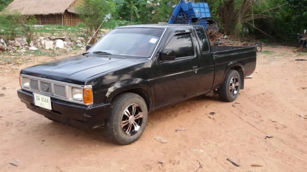 ขาย ((75,000))  รถกระบะ สภาพดีพร้อมใช้งาน นิสสันบิ๊กเอ็ม แค๊บเล็กปี35