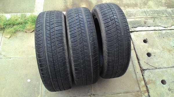 175/60R15 DUNLOP SP31 มี 3 เส้น tel.081-427-3941
