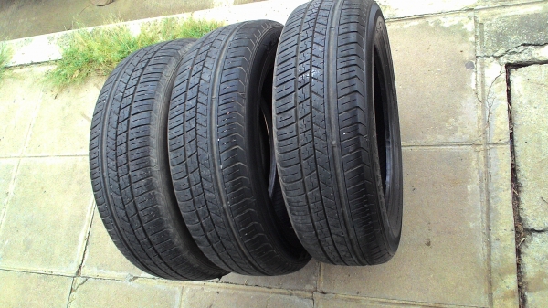 175/60R15 DUNLOP SP31 มี 3 เส้น tel.081-427-3941 175/60R15 DUNLOP SP31 มี 3 เส้น tel.081-427-3941