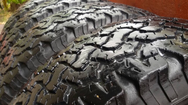 ยาง bf al 30 x 9.5 r15 สวยๆครับ ยาง bf al 30 x 9.5 r15 สวยๆครับ