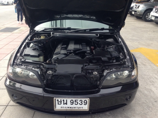 BMW E46 323I ปี 2004 ไฟยก ขายรถสวย ARIBAG 6 ใบ เบรคระบบ ABS กระจกไฟฟ้า เบาะหนังปรับไฟฟ้าสภาพดี แอร์เย็น ล้อ MAX เครื่องเดิม ช่วงล่างดี ภายในสภาพสวย สีสวย รถพร้อมใช้งาน จัดไฟแนนได้