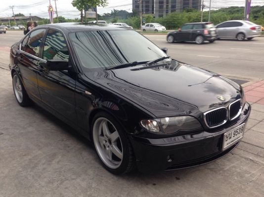 BMW E46 323I ปี 2004 ไฟยก ขายรถสวย ARIBAG 6 ใบ เบรคระบบ ABS กระจกไฟฟ้า เบาะหนังปรับไฟฟ้าสภาพดี แอร์เย็น ล้อ MAX เครื่องเดิม ช่วงล่างดี ภายในสภาพสวย สีสวย รถพร้อมใช้งาน จัดไฟแนนได้