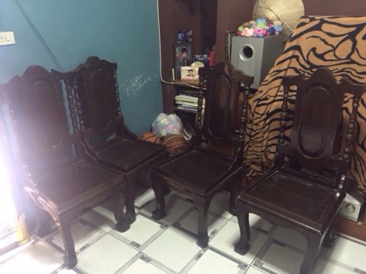 ชุดโต๊ะทานข้าว 4ที่นั่งไม้สัก