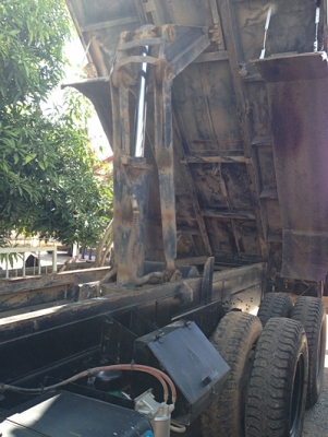 รถเจ้าของฝากขาย ขายสิบล้อดัมพ์ HINO FM8J 220 ซีรีส์ 500 ปี 55 กระจกไฟฟ้า ถุงลมนิรภัย ดัมพ์เหล็ก สองเพลา หัวคัสซีก็ขาย ไมล์140,000กม.