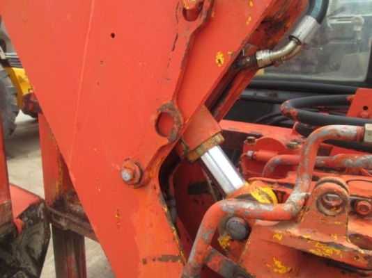 JCB รุ่น 2CX ขับเคลื่อน 4 ล้อ