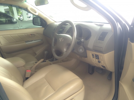 ขาย Vigo 4 ประตู  4x4.  3.0 G Auto ปี2010