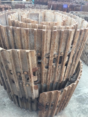 โซ่พร้อมใบแทรค PC200-5 เชคนอกญี่ปุ่น ใบยาว 60 ซม. โซ่พร้อมใบแทรค PC200-5 เชคนอกญี่ปุ่น ใบยาว 60 ซม.