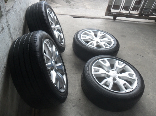 ล้อแม็ก 18นิ้ว6รู ฟอด พร้อมยาง สวยๆ 4 ล้อ ราคา 9800 บาท