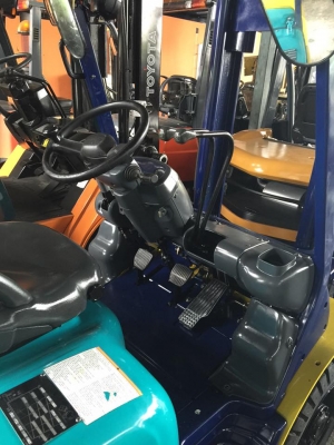ฟอล์คลิฟต์ 2.5 ตัน KOMATSU FD25T-14 ฟอล์คลิฟต์ 2.5 ตัน KOMATSU FD25T-14