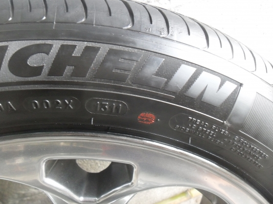 ล้อแม็ก 17นิ้ว 6รู พร้อมยาง สวยๆ 4 ล้อ ราคา 8900 บาท